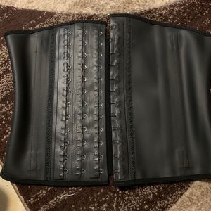 Squeeze Me Skinny waist trainer